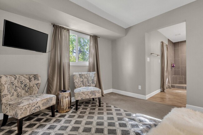 Building Photo - 6165 N Granite Reef Rd