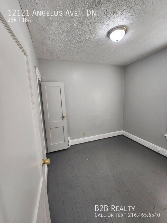 Building Photo - 12121 Angelus Ave