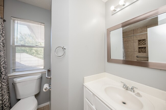 Building Photo - 8231 Chelsea Bend Ct