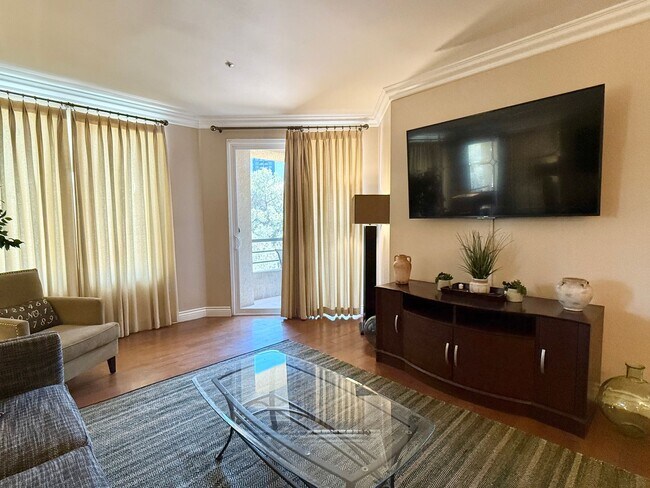 Building Photo - Live the Las Vegas Lifestyle in a Gated, Amenity-Rich Community ALL UTILITIES INCLUDED