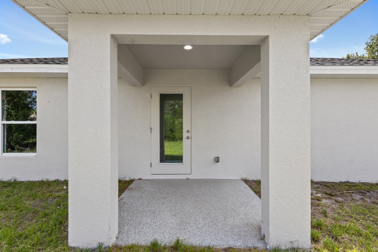 Building Photo - 518 Edward Hall Ave S