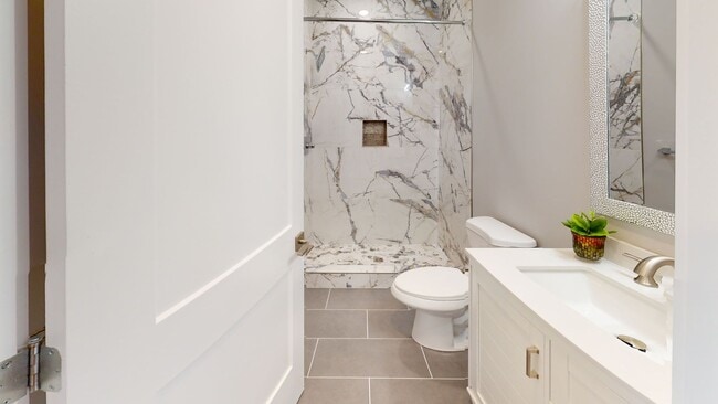 Building Photo - 6BR/6BA in Fort Sanders |Off Campus Housin...