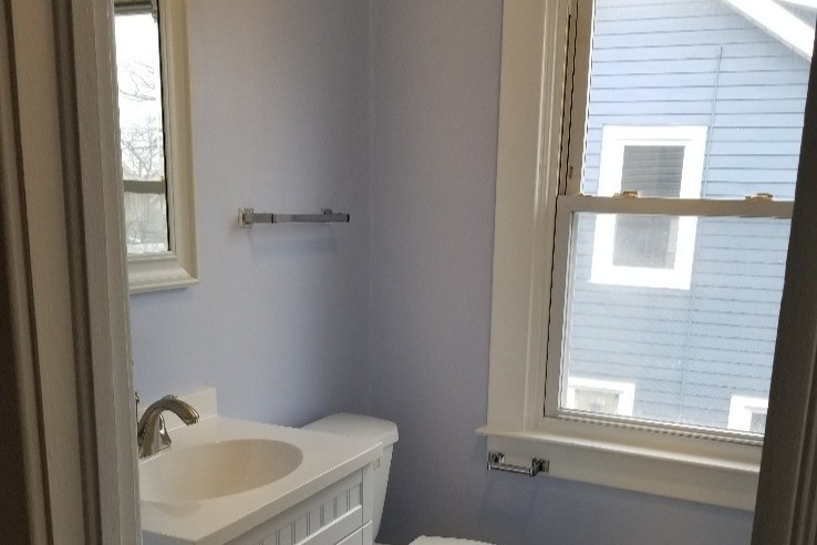 Upstairs Bath - 2901 Chesley Ave