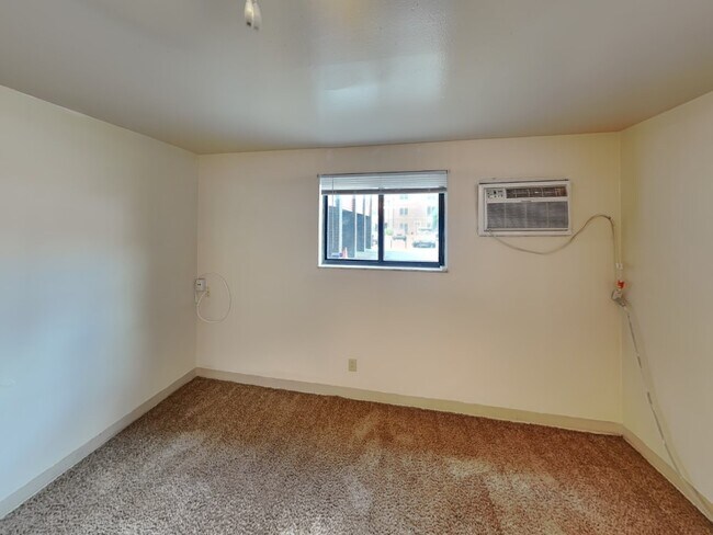 Building Photo - 107 E 16th Ave