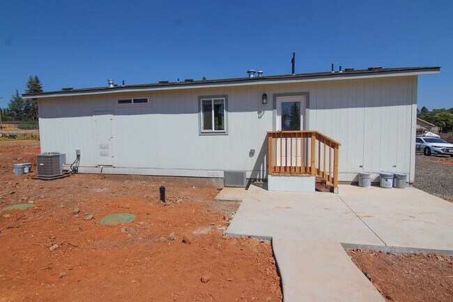 Building Photo - Manufactured Home for Rent in Paradise CA | 2 Bed, Newer Build, Cat Friendly