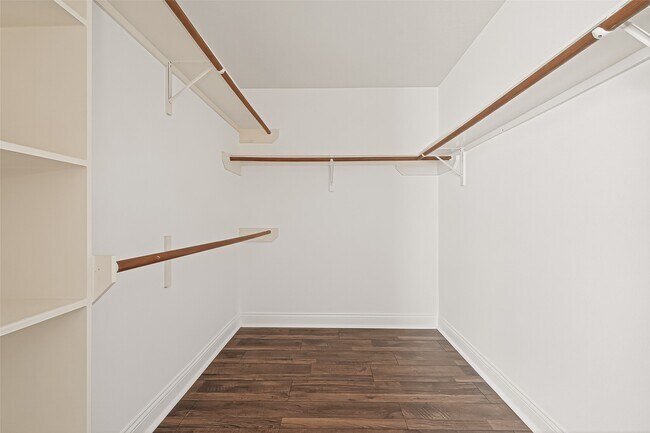 Building Photo - 6606 Wide Creek Dr