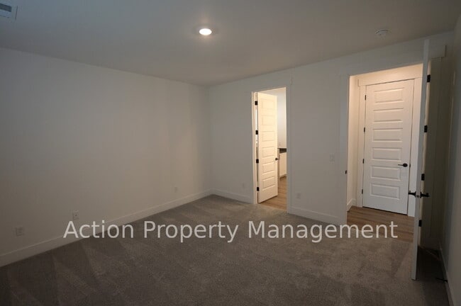 Building Photo - Beautiful New 3 Bed 2 Bath Home in Rolling Hills – Built in 2025