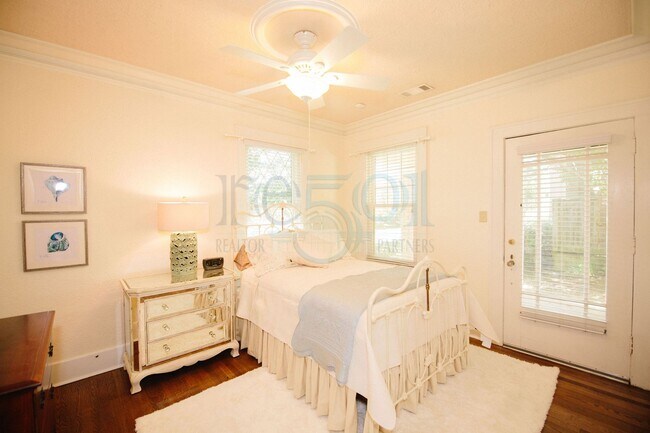 Building Photo - 1508 Kavanaugh Blvd