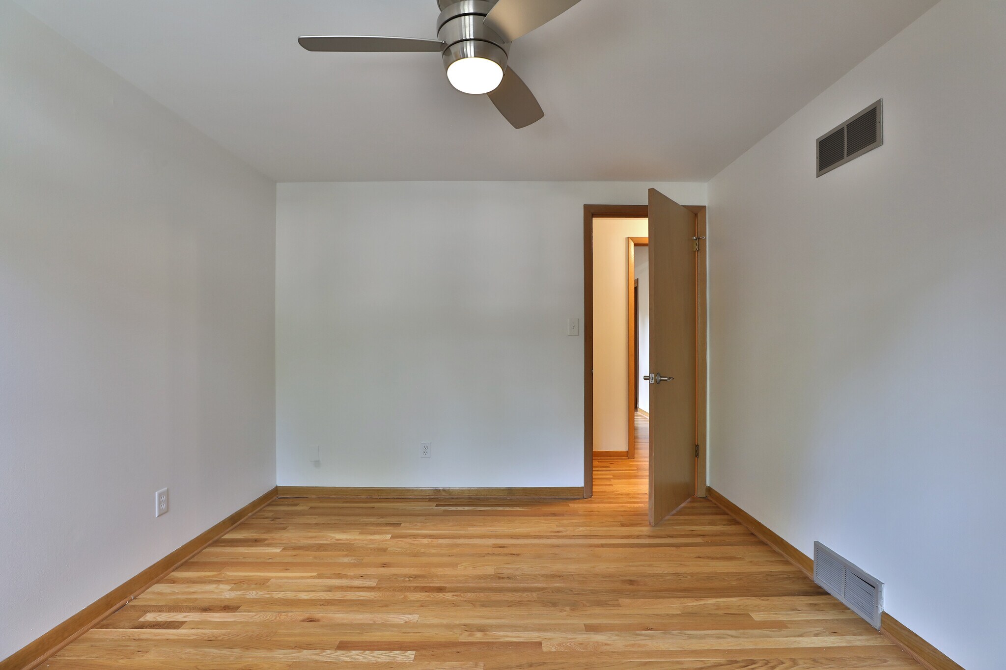 Building Photo - 270 Bryant Ave