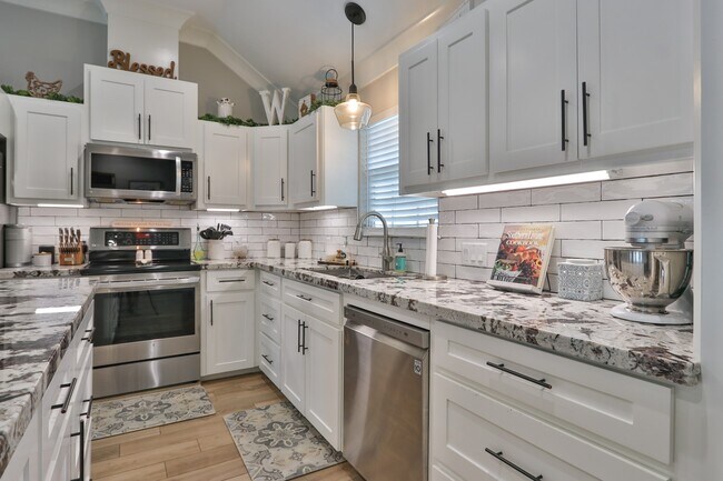 Building Photo - 13202 Cardin Ln