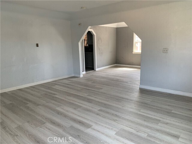 Building Photo - 1432 W 9th St