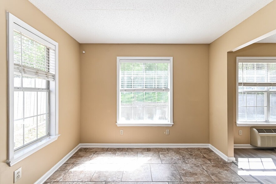 Building Photo - 994 Painted Desert Ln