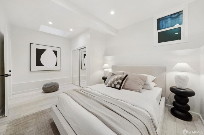 Building Photo - 202 (17-19 Card Aly)