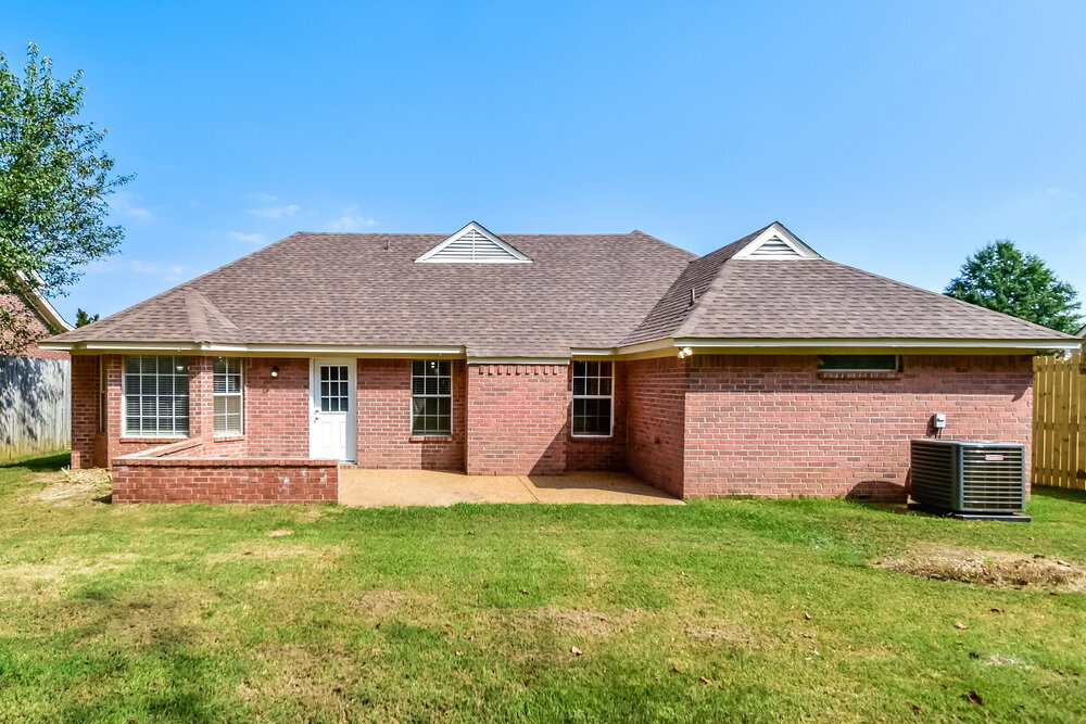 Building Photo - 1261 Thames Dr
