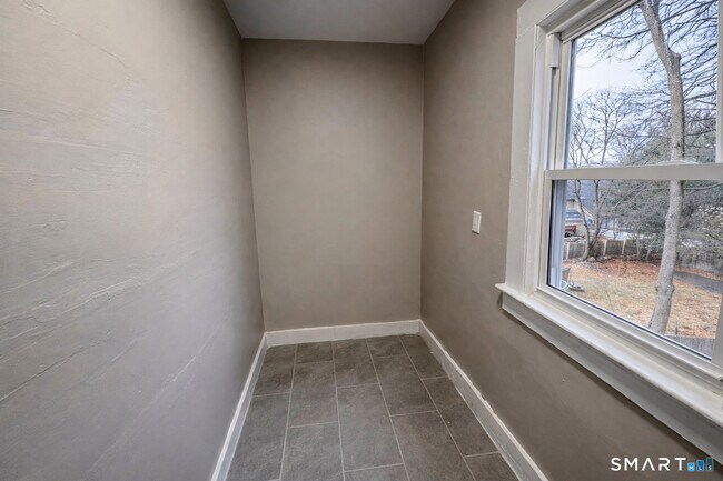 Building Photo - 166 Sherman Ave