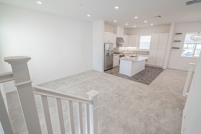Building Photo - Five Points - 2 Bedroom Townhome for Rent in Valencia.