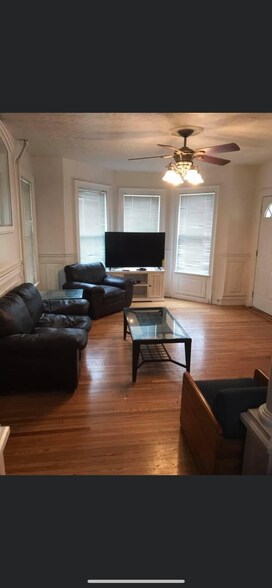 Building Photo - 28 Seminary Ave