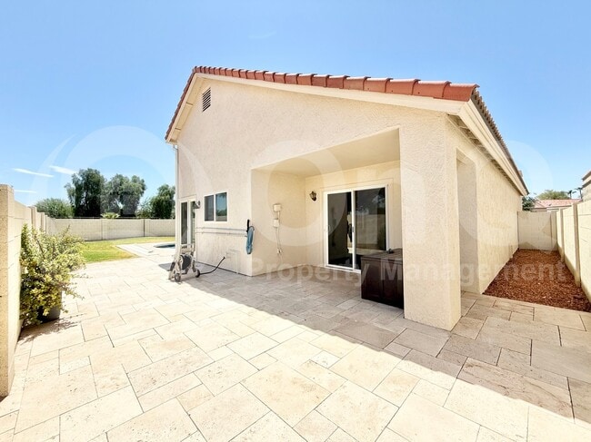 Building Photo - 537 S Danyell Dr
