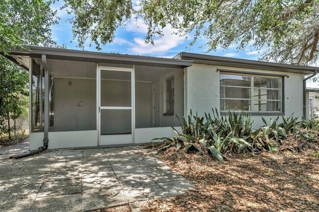 Building Photo - 4348 Shoreline Dr