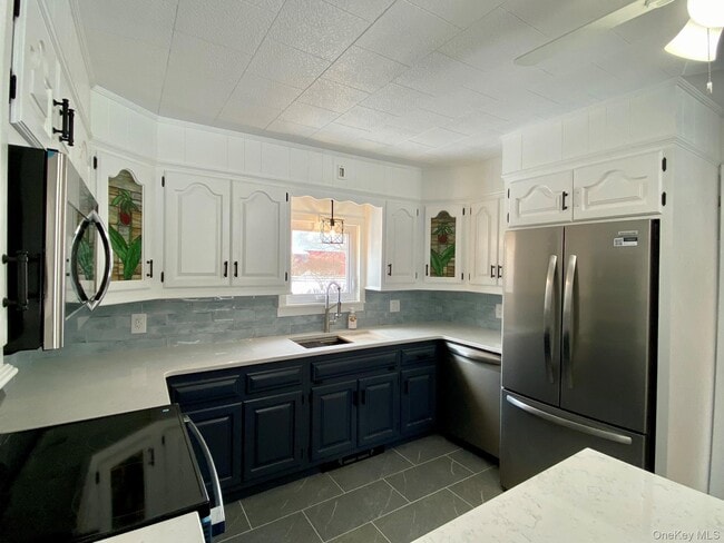 Building Photo - 42 Amity Rd