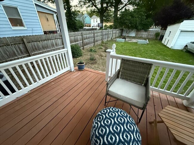 Building Photo - 3742 Kenilworth Pl