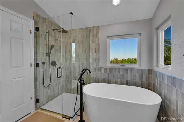 Building Photo - 540 Somerset Dr