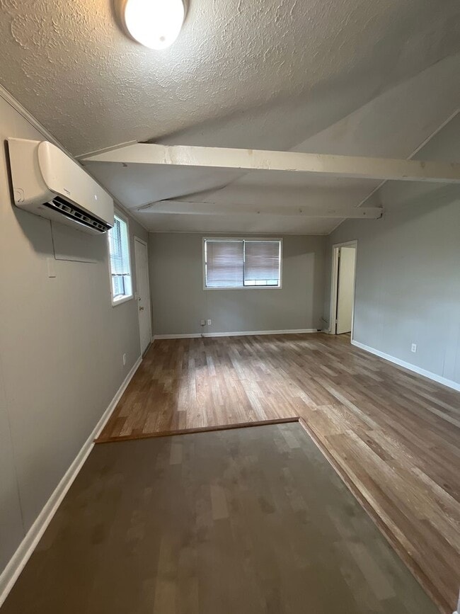 Building Photo - 2 Bedroom/1 Bath Duplex at 421 Cedar Valley Dr. Convenient to Nolensville Pike, shops and restaur...