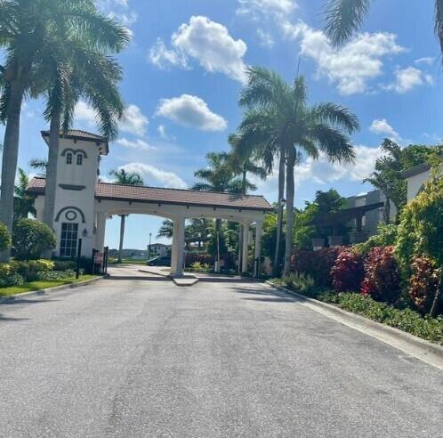 Building Photo - 4208 Napoli Lake Dr