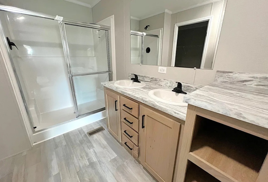 Building Photo - 6588 N Hampshire Dr