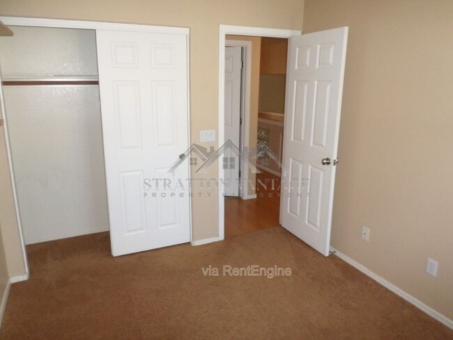 Building Photo - 1641 W Orchid Ln