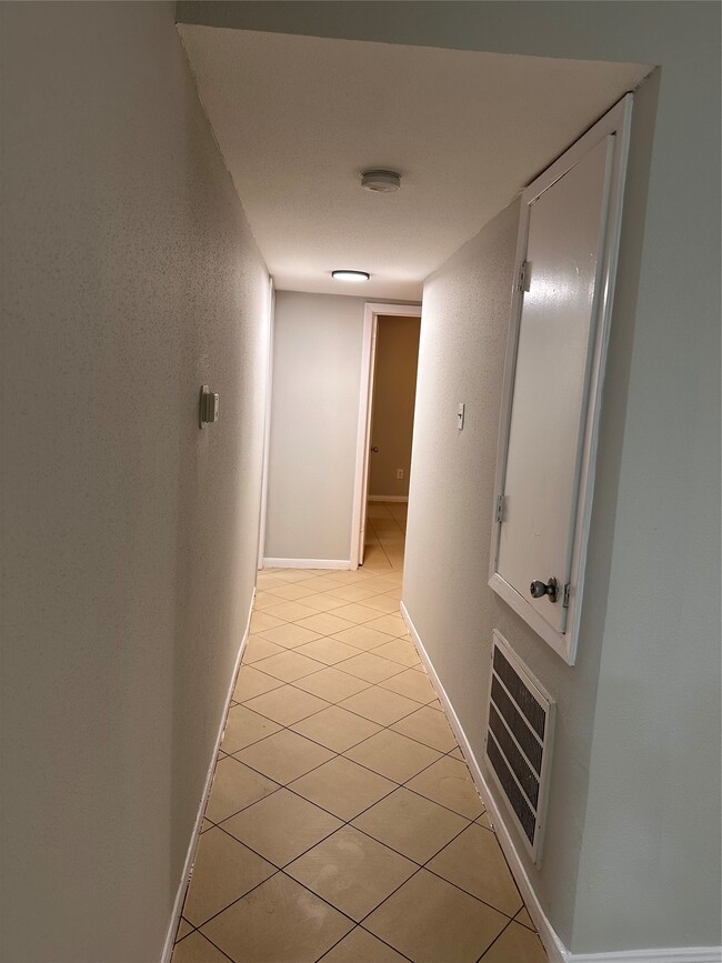 Building Photo - 8801 Hammerly Blvd