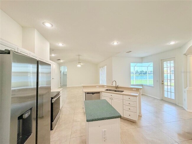 Building Photo - 14606 Coral Berry Dr