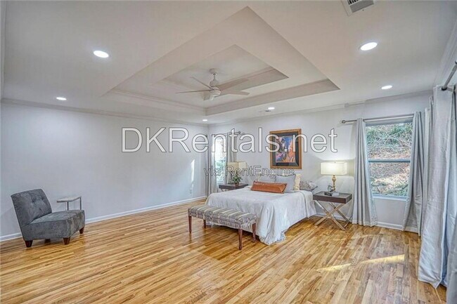 Building Photo - 2230 Beecher Cir SW