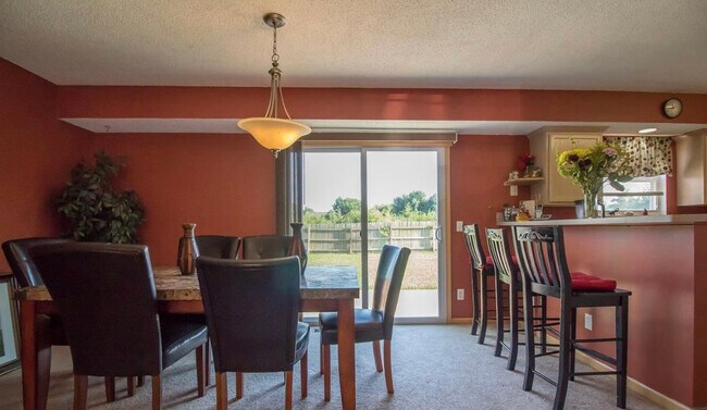 Building Photo - 101 Pine Ridge Plz