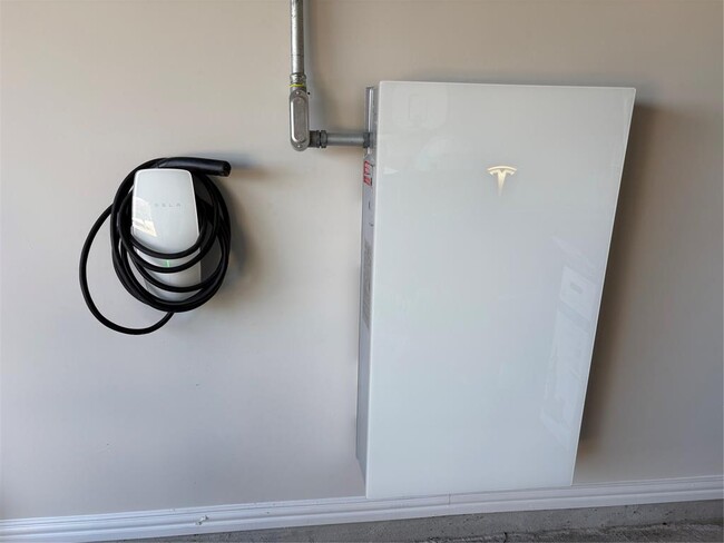 Building Photo - 4154 Kingsley Ave