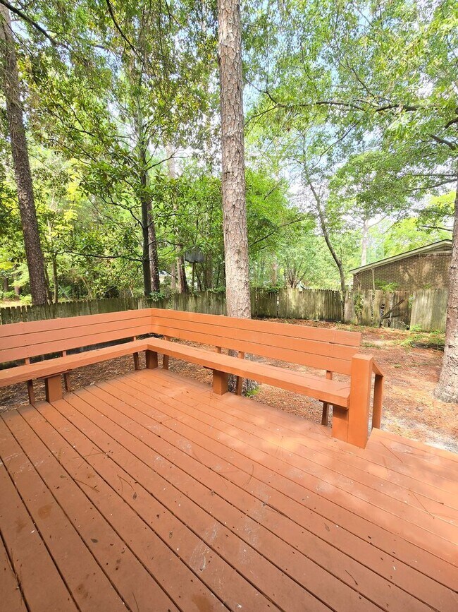 Building Photo - Located in desirable College Acres/Hillsdale area of Wilmington