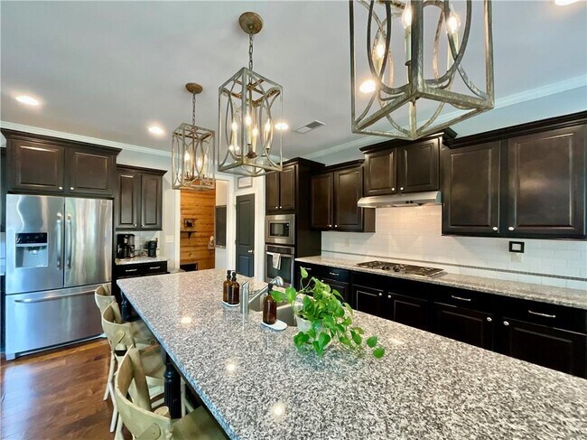 Building Photo - 5452 Oak Crest Ln