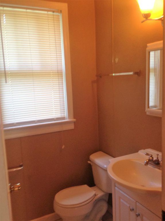 Building Photo - 115 Longfellow Blvd