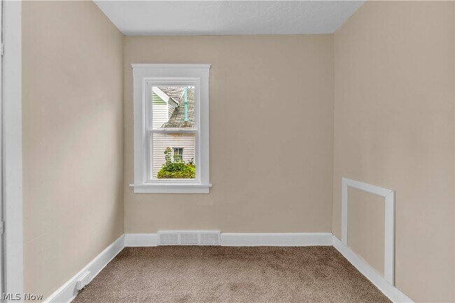 Building Photo - 3617 E 57th St