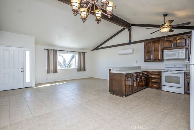 Building Photo - Beautiful 2 Bedroom Home