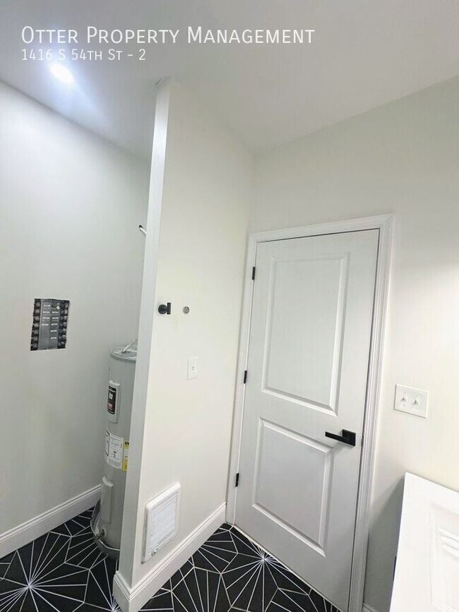 Building Photo - 1416 S 54th St