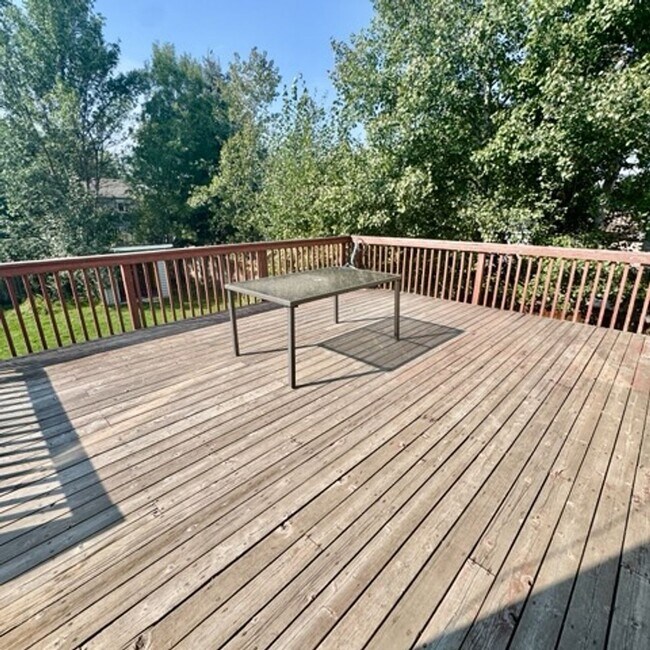 Building Photo - Charming 4 bedroom in a great neighborhood!