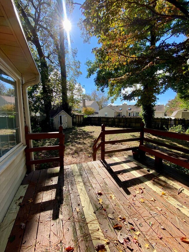 Building Photo - Wesleyan Pines