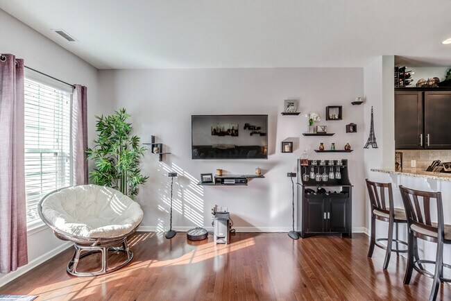Building Photo - Townhome for rent