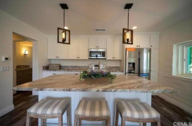 Building Photo - 6416 Lago Lindo