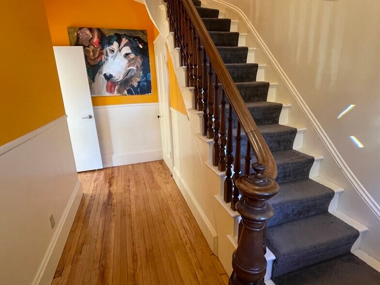 Primary Photo - 70 Thomas St