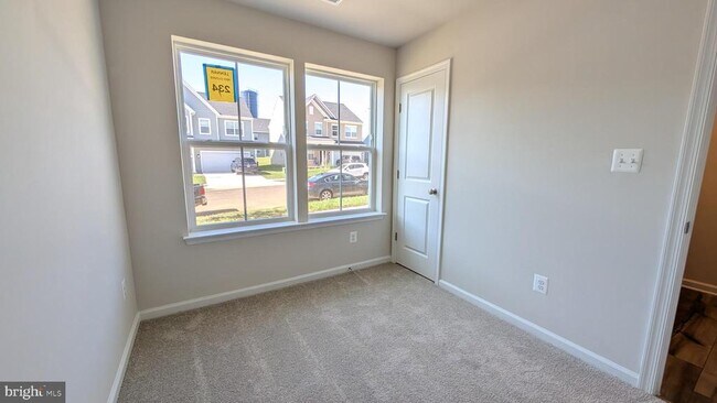 Building Photo - 413 SILVER BIRCH Dr