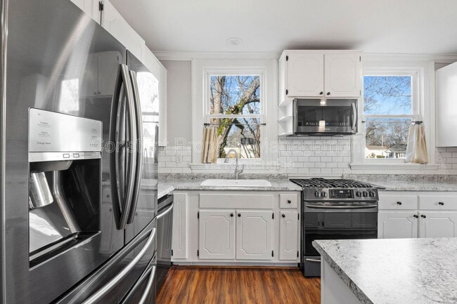 Building Photo - 138 Main St