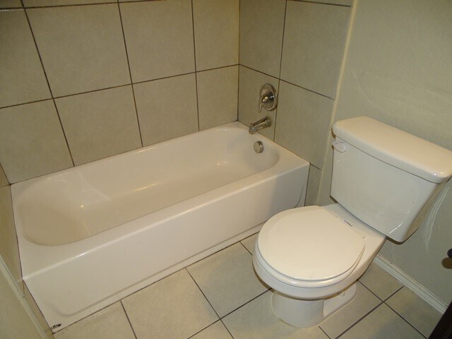 Building Photo - 5826 Grandwood Dr