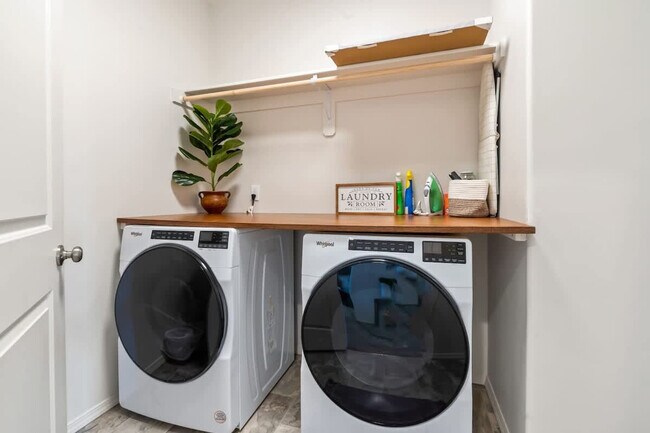 Building Photo - 3806 Winged Dove St